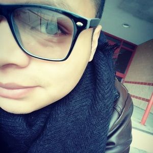 Meet your Posher, Lluis margarito